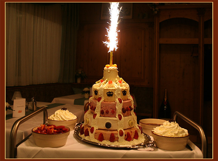 Eistorte Hochzeit
 Hochzeiten und Feste im Gasthaus Zur Krone in Ronneburg