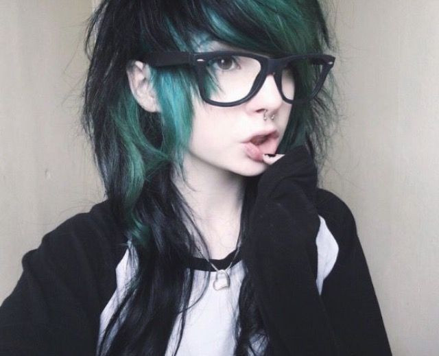 Emo Haarschnitt
 Pin von Ani auf Awesome Girls