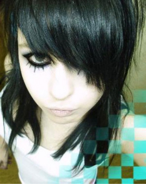 Emo Haarschnitt
 67 Emo Frisuren für Mädchen ich wette du hast sie noch