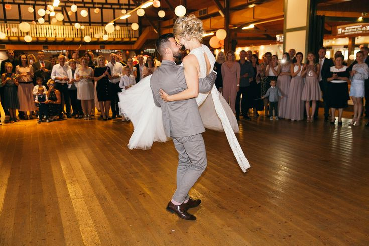 Eröffnungstanz Hochzeit
 Eröffnungstanz Hochzeit