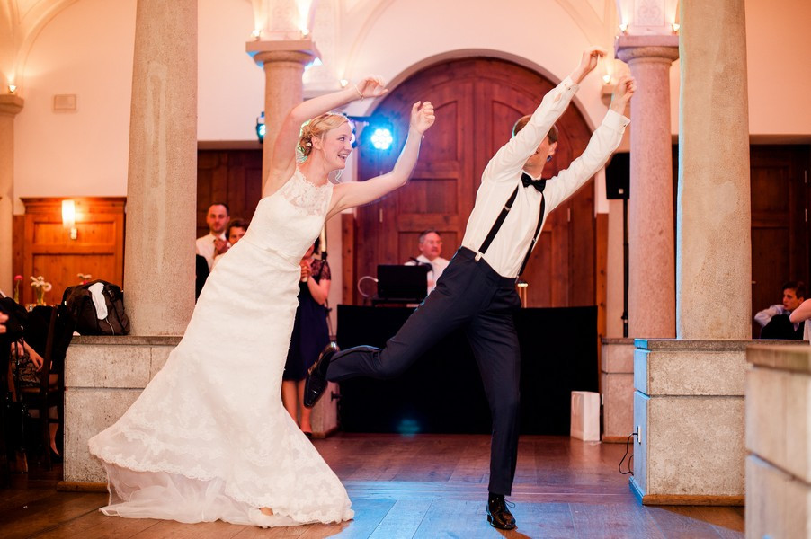 Eröffnungstanz Hochzeit
 Sommerliche Traumhochzeit in Kloster Holzen mit Fototipps