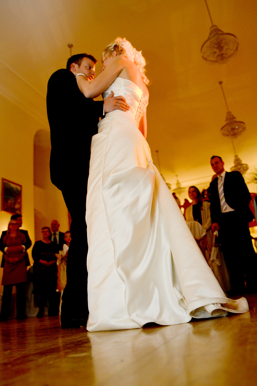 Eröffnungstanz Hochzeit Langsamer Walzer
 Der Hochzeitswalzer Der Eröffnungstanz des Brautpaares