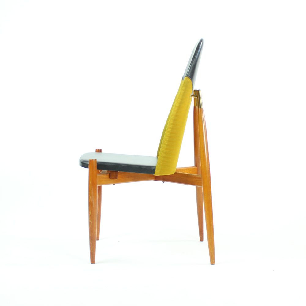 Esszimmerstühle Mit Lehne
 Esszimmerstühle mit hoher Lehne & Gestell aus Teak 1970er