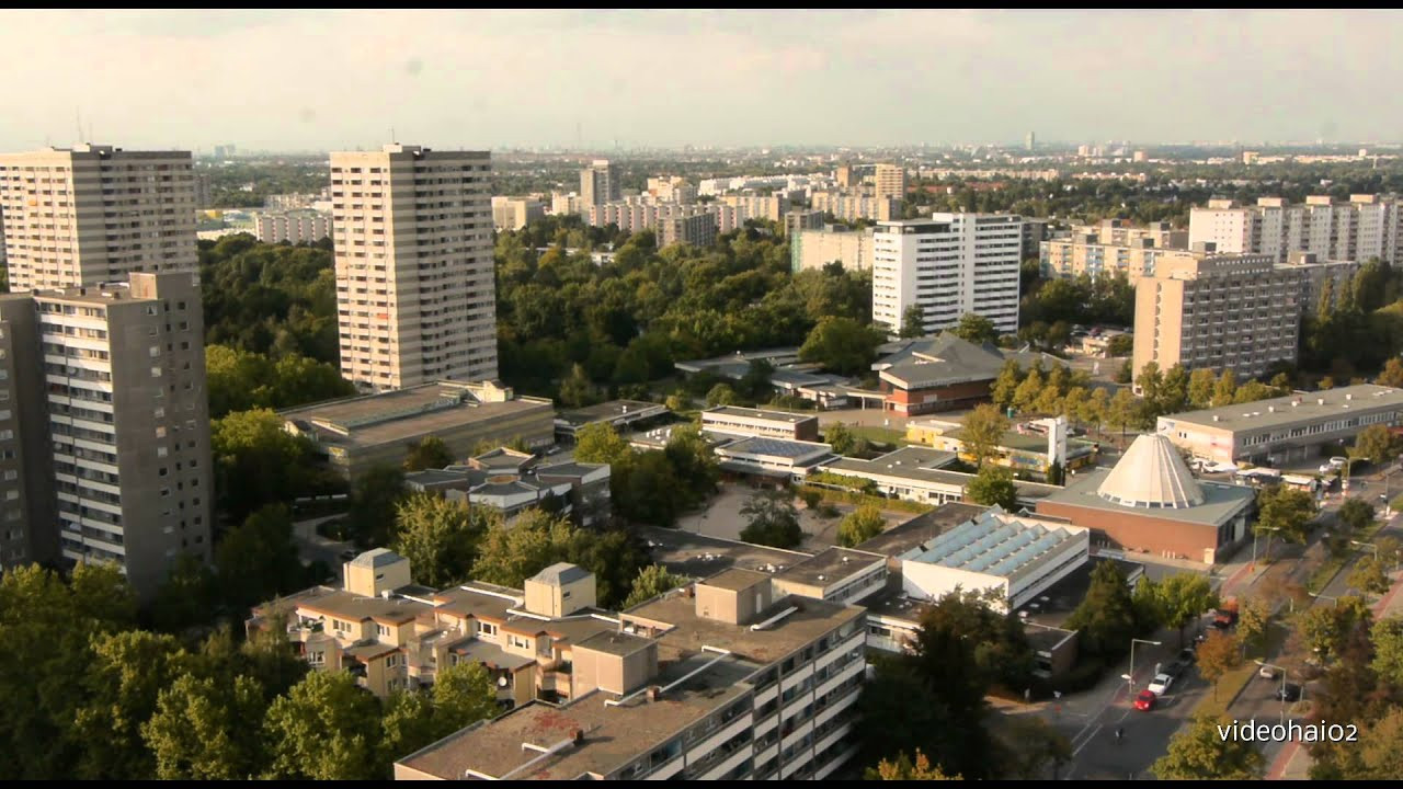 Etage Berlin
 Berlin von oben Rudow 32 21 Etage und vom Forum Neukölln