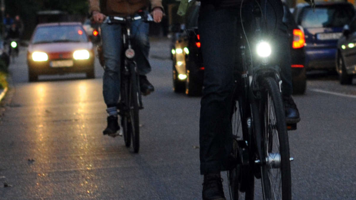 Fahrradfahren Ohne Licht
 Fahrrad ohne Licht Polizei fasst gesuchten Räuber