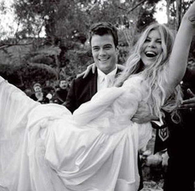 Fergie Hochzeit
 Fergie and Josh Duhamel mark six years of marriage out