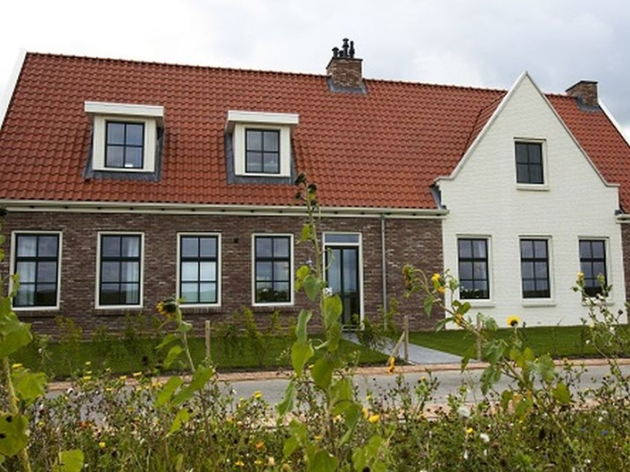 Ferienhaus Mit Schwimmbad
 Ferienhaus ZE151 mit Schwimmbad und Sauna Zeeland