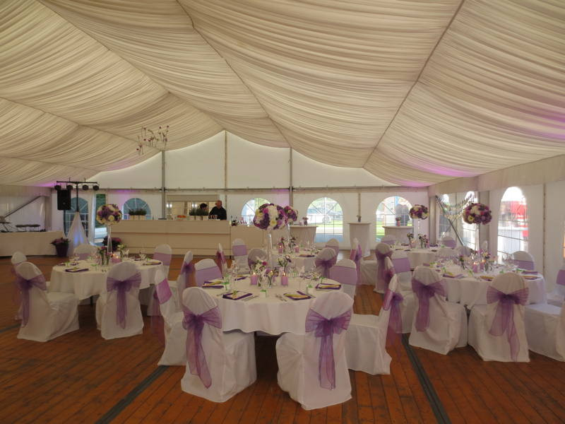 Festzelt Hochzeit
 Hochzeit in einem grossen Festzelt in Altenberge Knüpp