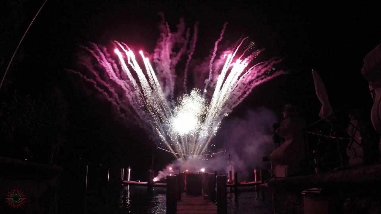 Feuerwerk Hochzeit
 Feuerwerk Hochzeit Vitznau Oktober 2017