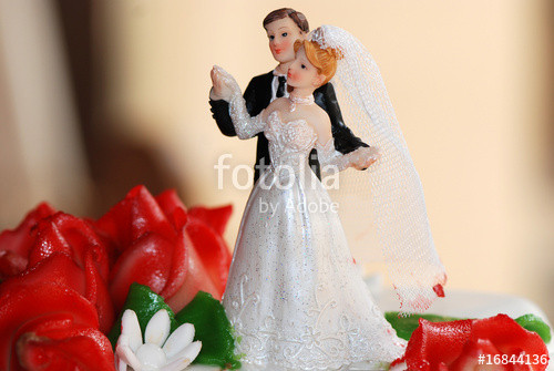 Figuren Hochzeitstorte
 "Figuren auf Hochzeitstorte" Stockfotos und lizenzfreie