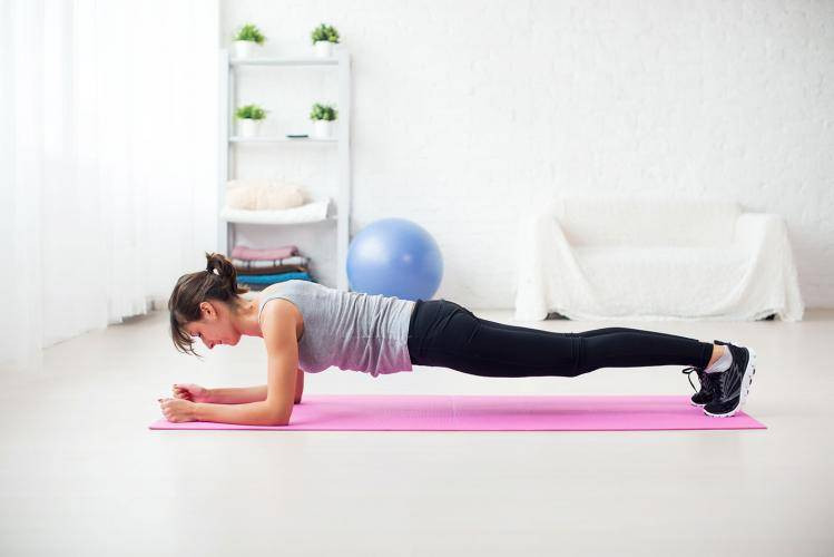 Fitness Für Zuhause
 Planking Eine der besten Fitness Übungen für zuhause