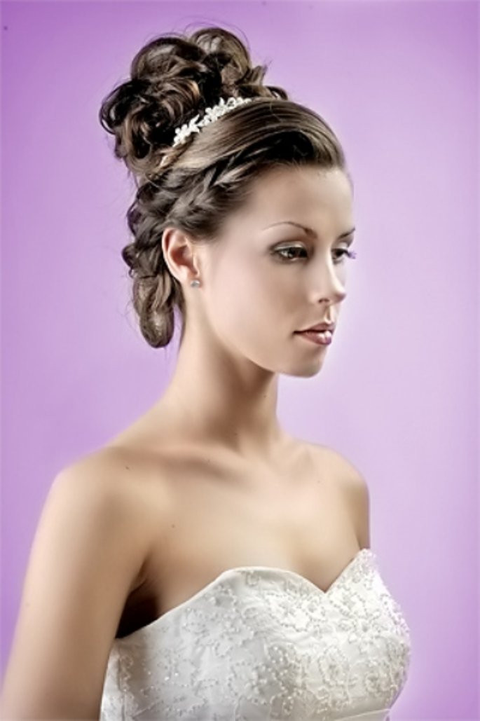 Flechtfrisur Hochzeit
 Traumhafte Flechtfrisuren für Braut