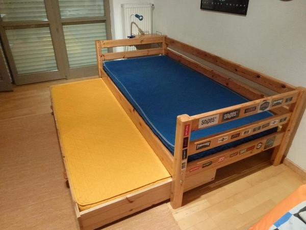 Flexa Bett
 Flexa Bett 90 x 200 cm und Gästebett zum Ausziehen auf