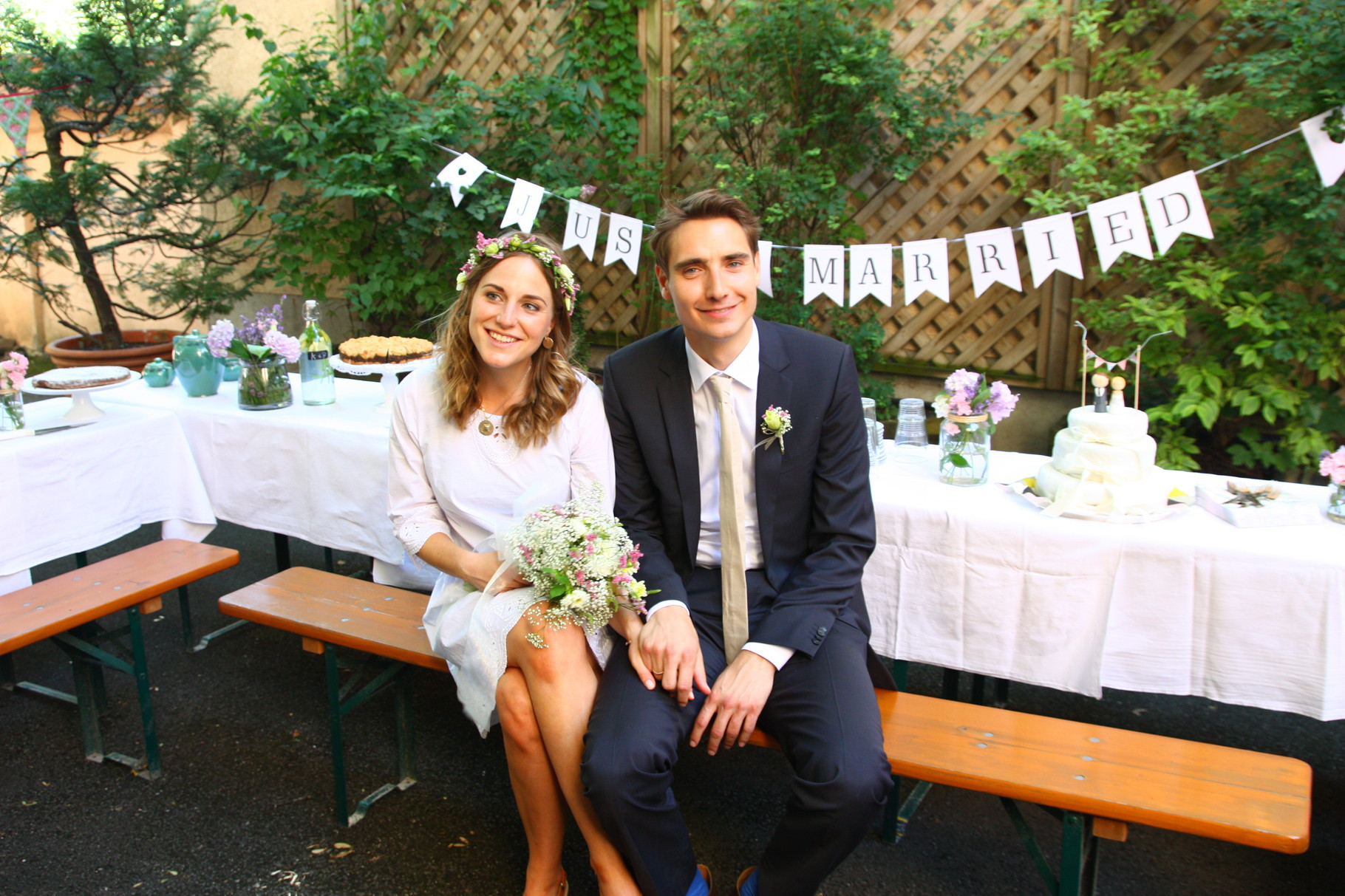 Fliege Hochzeit
 Low Bud Hochzeit im eigenen Hinterhof Strauß&Fliege