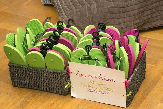 Flip Flops Günstig Für Hochzeit
 Flip Flops für müde Tanzfüße Schöner einladen Aus Liebe