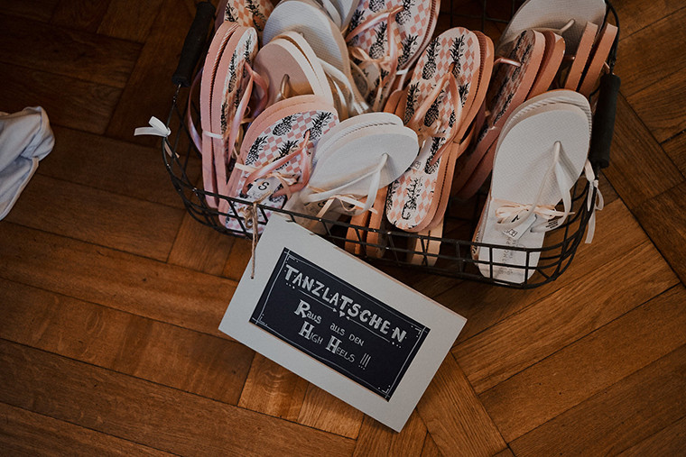 Flip Flops Hochzeit
 Vintagehochzeit auf Schloss Eldingen