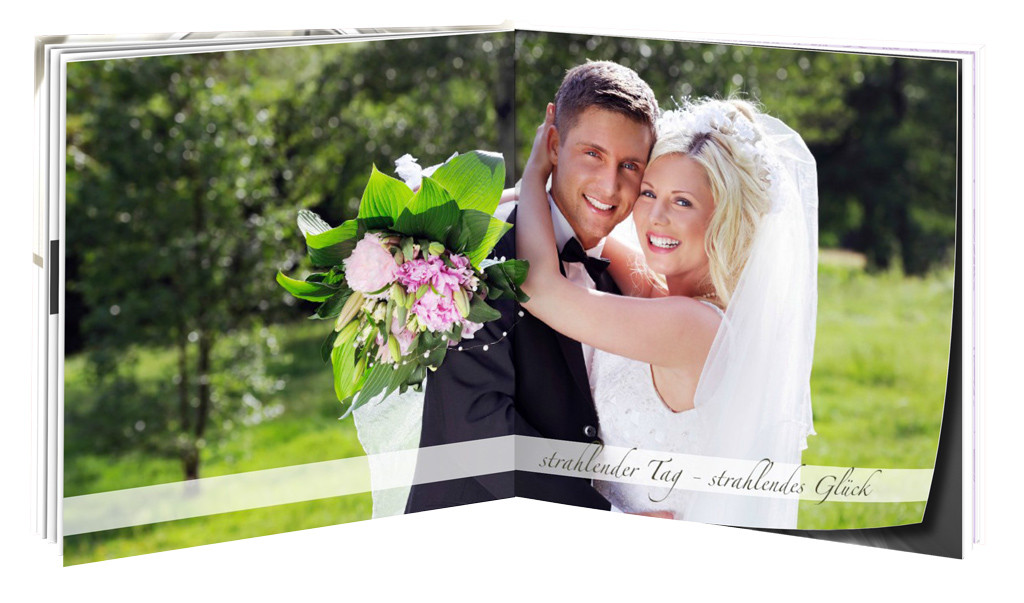 Fotobuch Hochzeit Cover
 Fotobuch erstellen mit Ihren Fotos bei Saal Digital