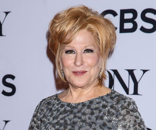 Freundinnen Bette Midler
 Bette Midler und Sharon Stone werden "alte Freundinnen