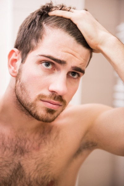 Frisuren Männer Geheimratsecken Bilder
 Geheimratsecken kaschieren Frisuren Tipps