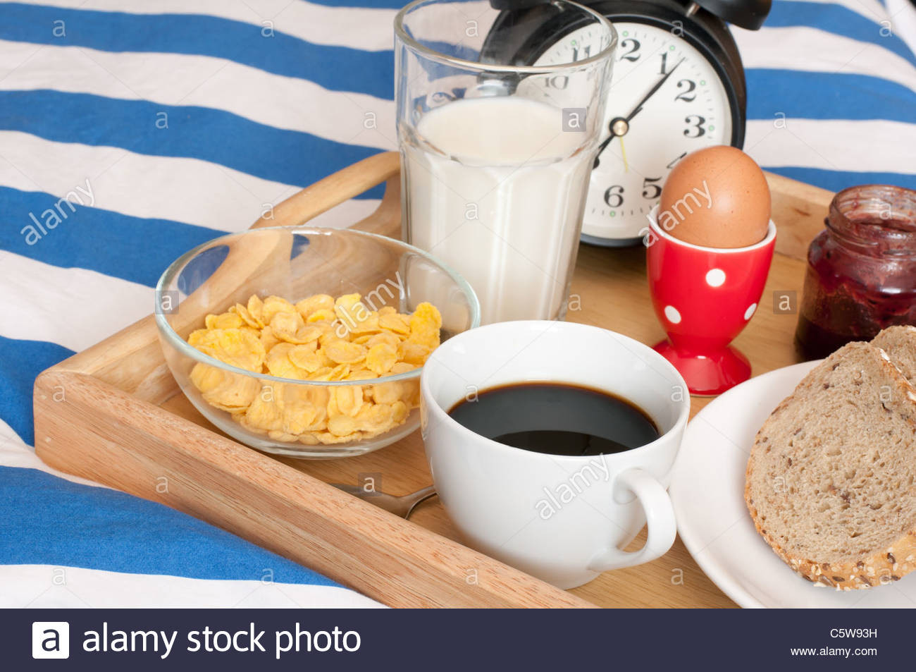 Frühstück Im Bett
 Frühstück im Bett Brot Marmelade Kaffee gekochtes Ei