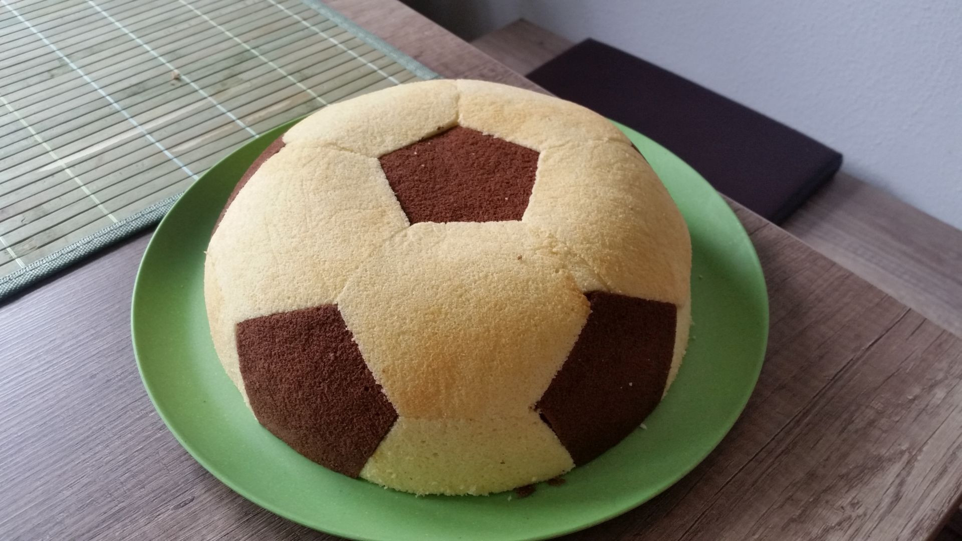 Fußball Deko Kuchen
 Kuchen Deko Fussball