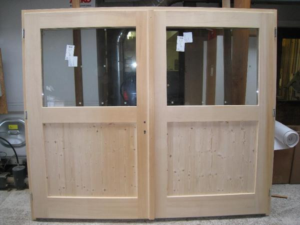 Garagentor Holz Zweiflügelig
 Garagentor zweiflügelig mit Türen Zargen Tore