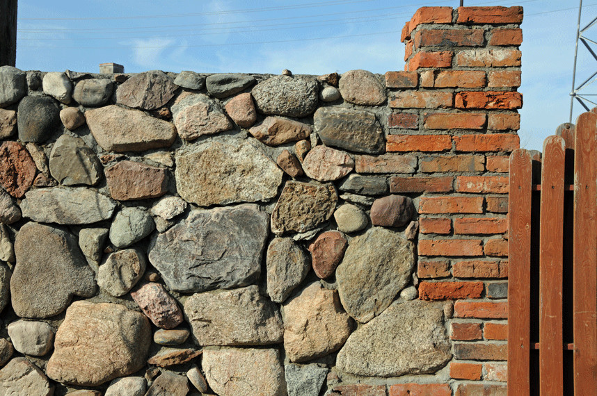 Garten Mauer
 gartenmauer feldnsteine alte ziegel 4