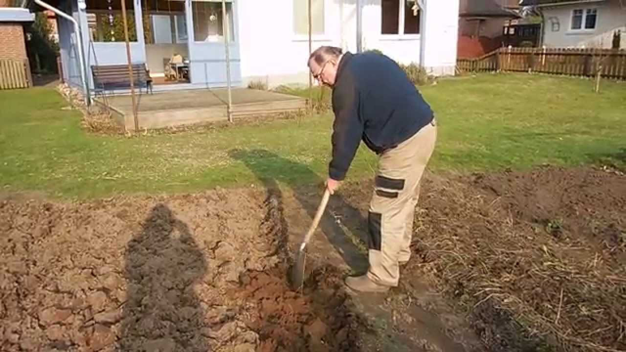 Garten Umgraben
 Biogarten Gemüseland umgraben im Frühjahr 16 Februar