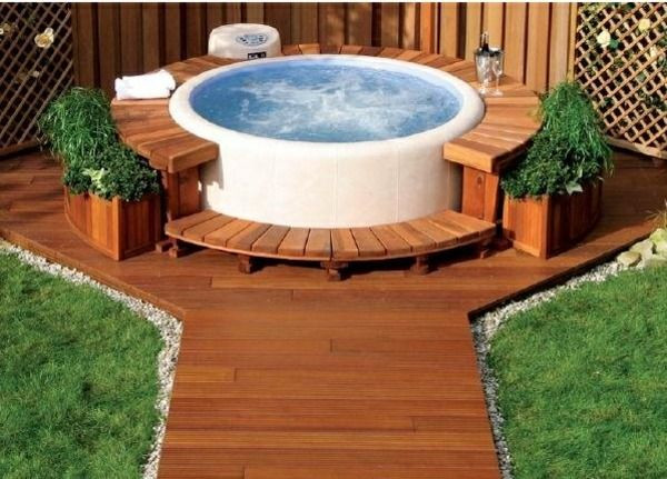 Garten Whirlpool
 Whirlpool Garten Gestaltung Idee Rasen