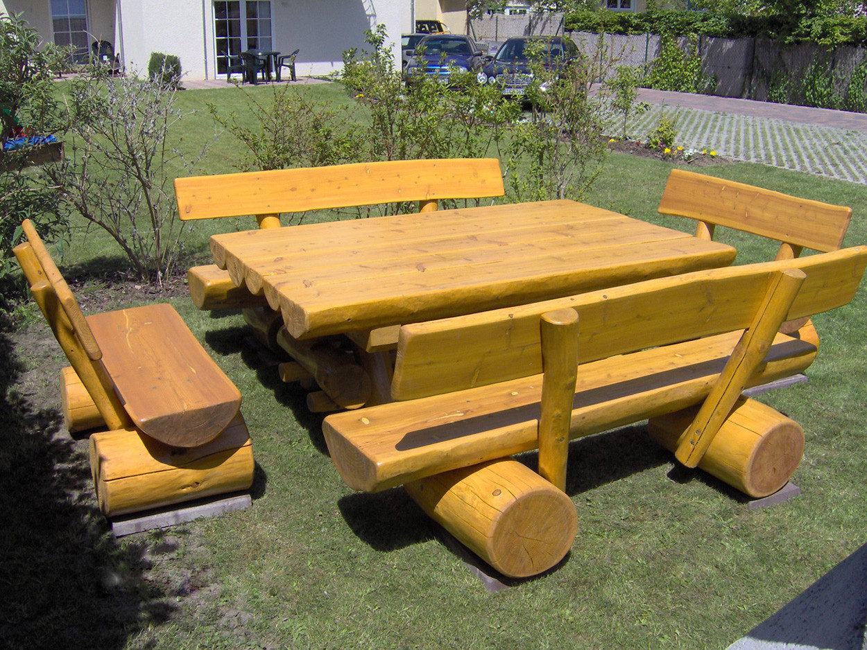 Gartenmöbel Aus Holz
 Gartenmöbel Set mit Gartentisch und 4 Gartenbänken aus Holz