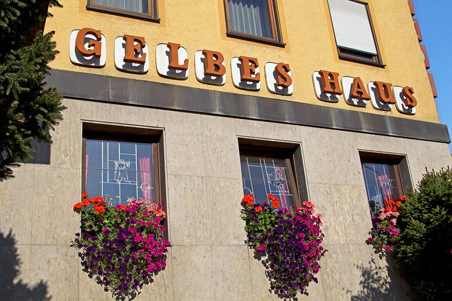 Gelbes Haus
 Hotel Restaurant Gelbes Haus Schwäbisch Gmünd