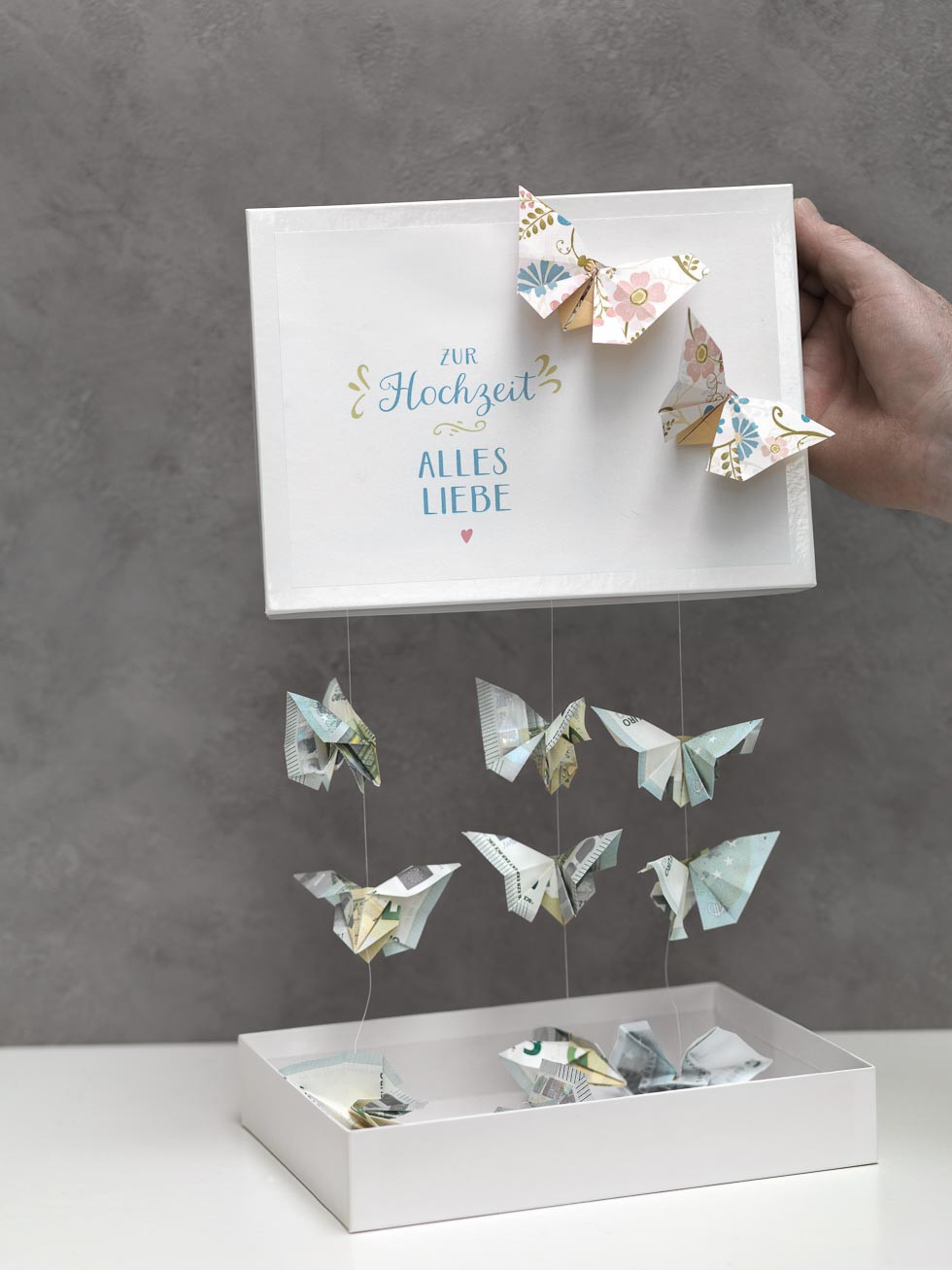 Geld Falten Hochzeit Bilderrahmen
 Schmetterlinge aus Geld falten