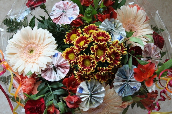 Geldgeschenke Zur Hochzeit Blumen
 Geldgeschenke zur Hochzeit selber basteln und Geld verpacken