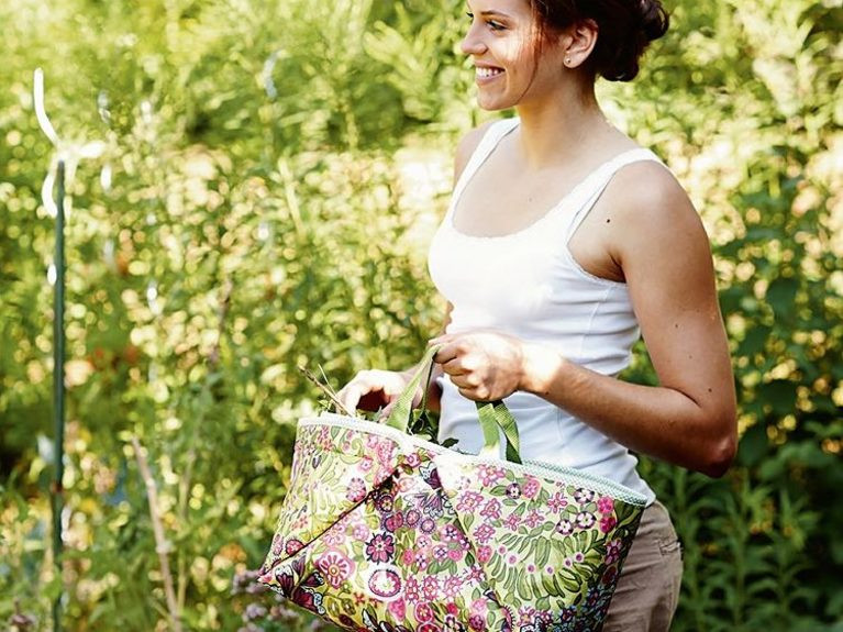 Gerät Für Gartenarbeit
 Unterlage für Gartenarbeit aus Wachstuch nähen