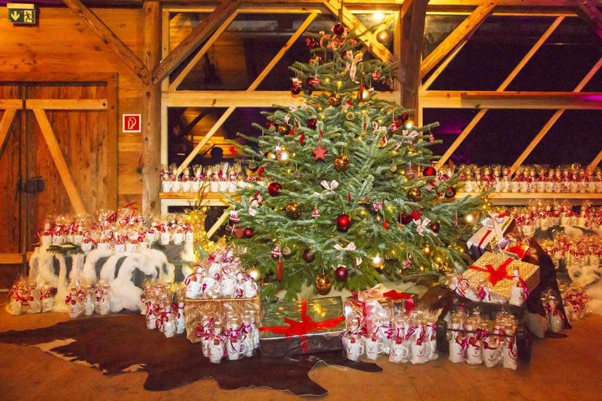 Geschenke 2015
 Kita München Weihnachtsfeiert Wichtel Akademie 2015