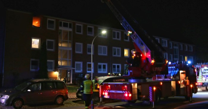 Geschenke Durch Offene Fenster Ins Haus Geworfen
 Küchenbrand im 2 Obergeschoß