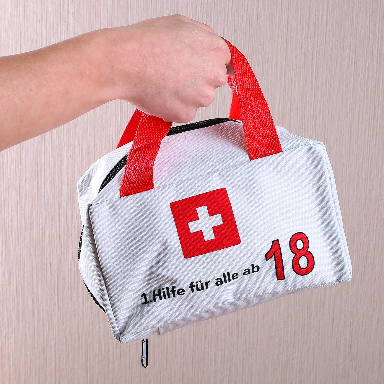 Geschenke Für 18 Geburtstag
 kleiner 1 Hilfe Koffer zum 18 Geburtstag