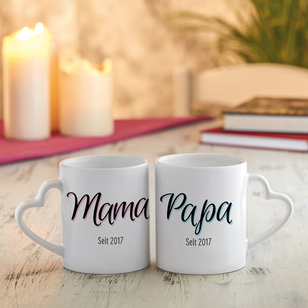 Geschenke Für Mama Und Papa
 Bedruckte Tasse 2er Set Herz Henkel Mama und Papa