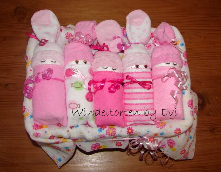 Geschenke Zur Geburt Mädchen Basteln
 diaper babies Windelbabys Rosa von Windeltorten By Evi