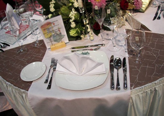 Getränkekalkulation Hochzeit
 Tischdekoration Festtafel gestalten für Hochzeiten