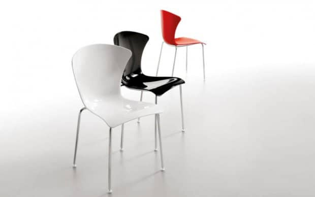 Glänzender Stuhl
 Infiniti Design Stuhl Glossy versch Farben transparent