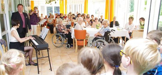 Gläserne Hochzeit
 Gläserne Hochzeit einer harmonischen Gemeinschaft