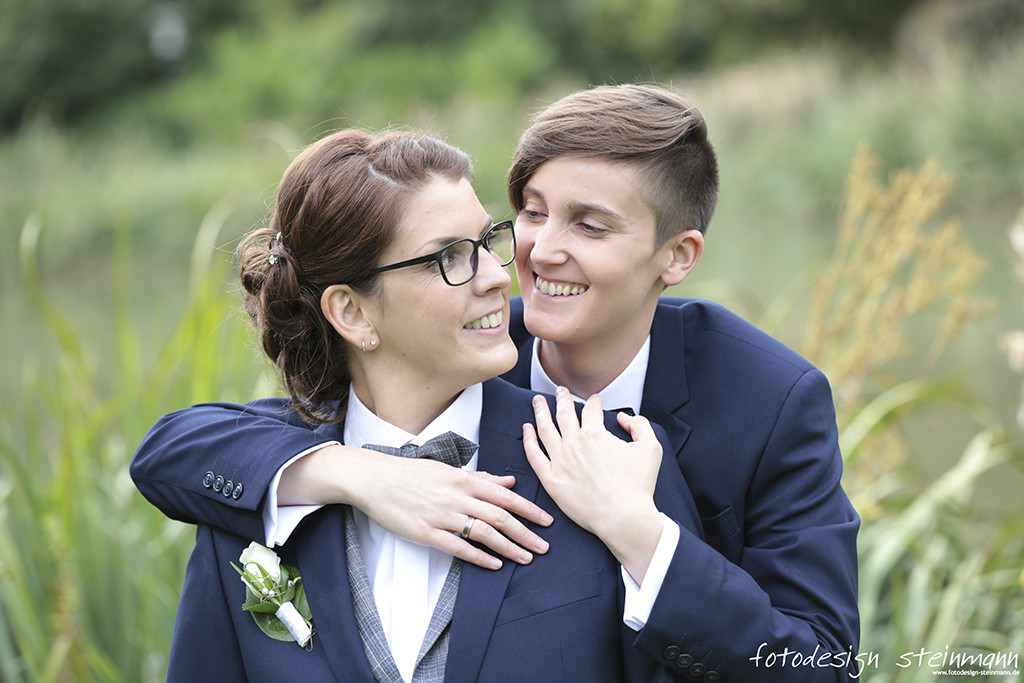 Gleichgeschlechtliche Hochzeit
 Fotografin für gleichgeschlechtliche Hochzeit in Niedersachsen