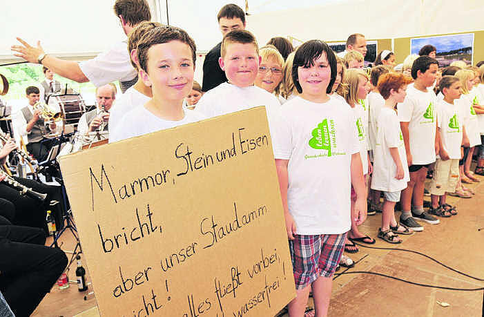 Goldene Hochzeit Lied Marmor Stein Und Eisen Bricht
 Donaueschingen Wolterdingen feiert seinen Damm