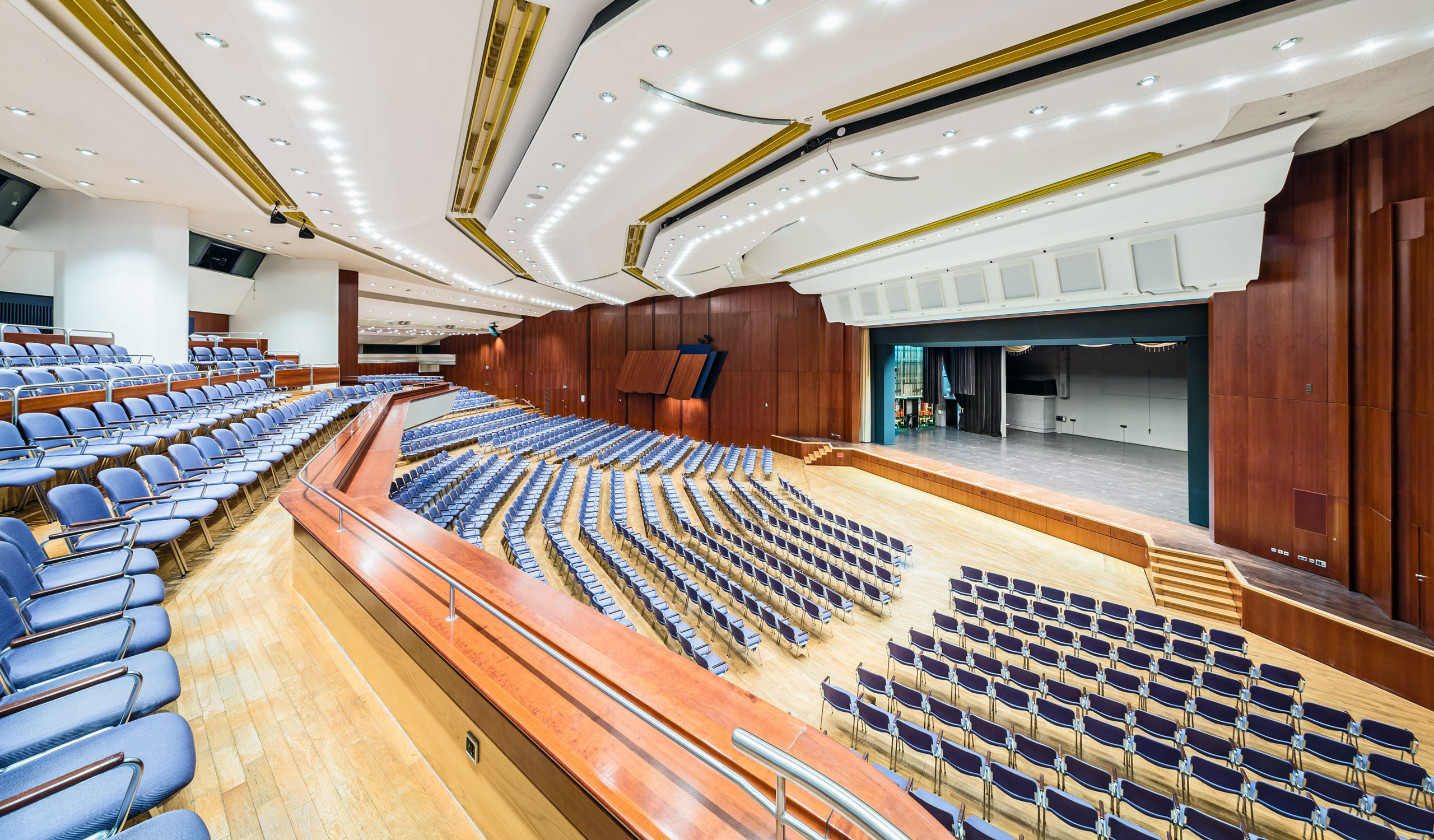 Graf Zeppelin Haus
 Hugo Eckener Saal Graf Zeppelin Haus Friedrichshafen