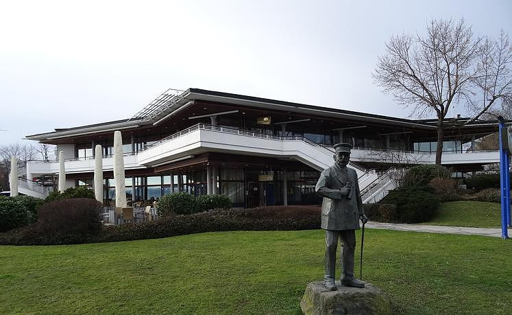 Graf Zeppelin Haus
 Friedrichshafen Protest gegen AfD vor dem Graf Zeppelin