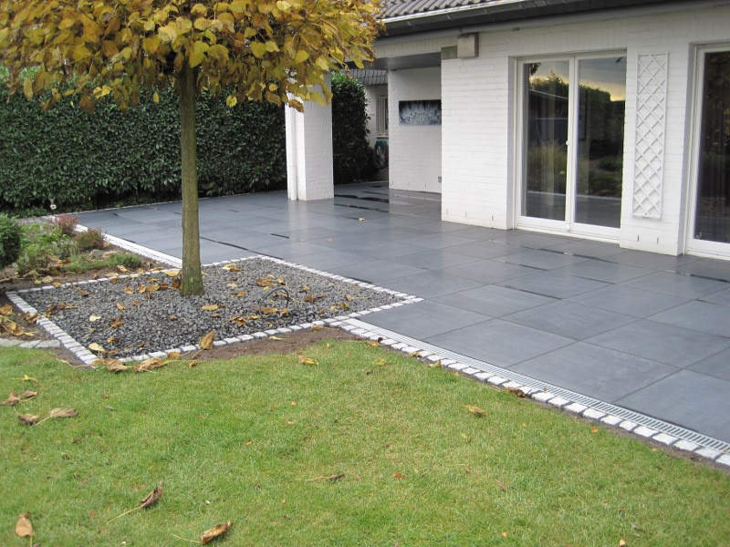 Granitplatten Terrasse
 Garten und Landschaftsbau Thorsten Behmer