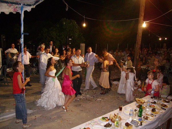 Griechische Hochzeit
 Neochori Kleine griechische Hochzeit Travello