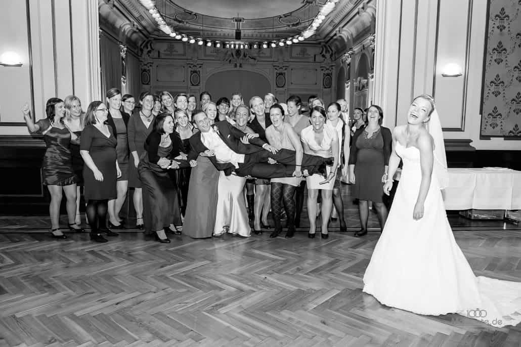 Gruppenfoto Hochzeit
 Gruppenfoto einer Hochzeit eine der schwierigsten Disziplinen