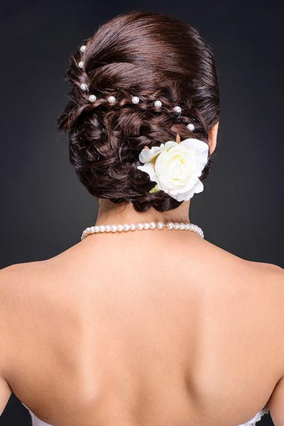 Haarschmuck Hochzeit Perlen
 Curlies mit Perlen und Rosenblüte